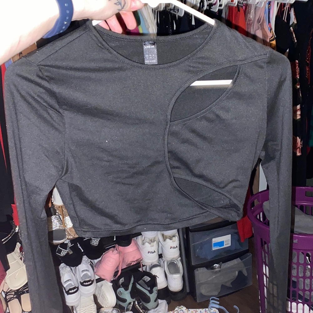 Blacked cropped long sleeve